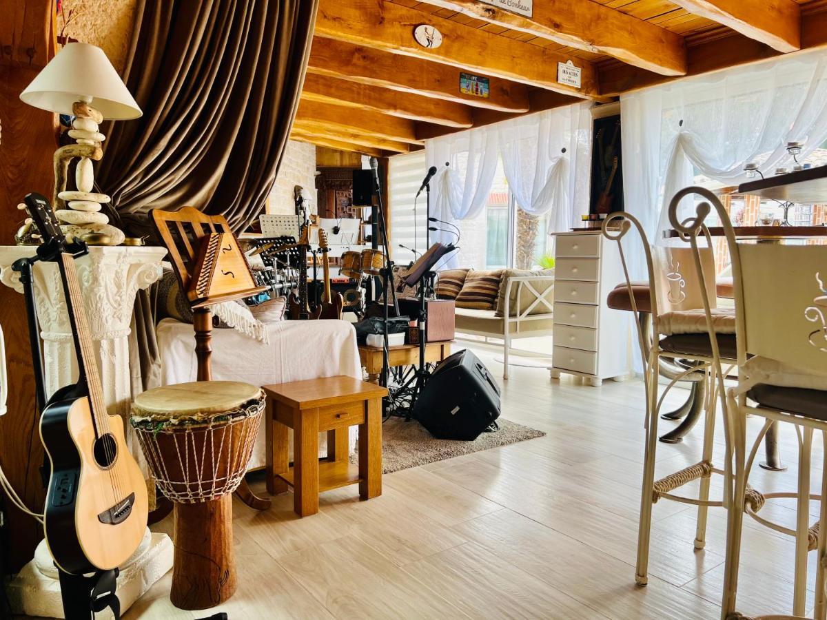 Le Mas Des Mathes, Chambres D'Hotes, Studios Les Mathes Ngoại thất bức ảnh